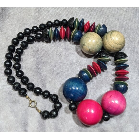 Vintage Rainbow Stained Wood Beaded Necklace - Picture 4 of 5